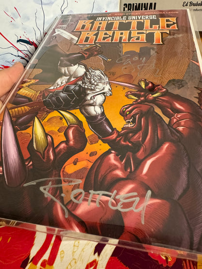 Battle Beast 1 1:10 ratio signed by Ryan Ottley and EJ SU